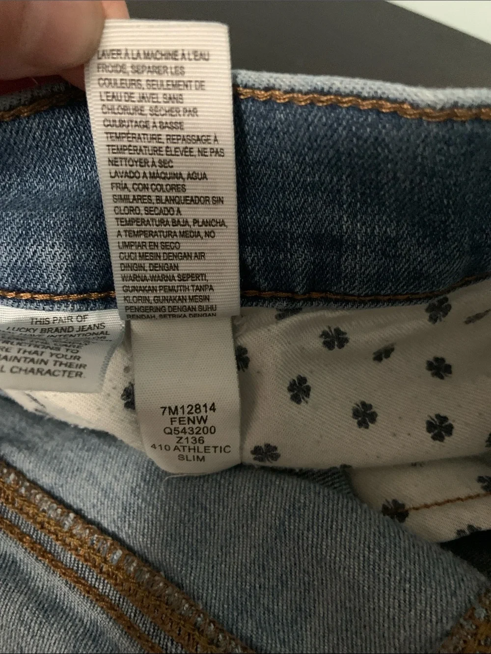 Lucky Brand 410 Athletic Slim Light Denim Jeans size 34/34